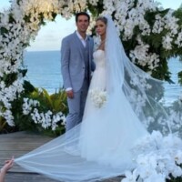 Carol Dias escolhe vestido de noiva princesa em casamento com Kaká. Aos detalhes