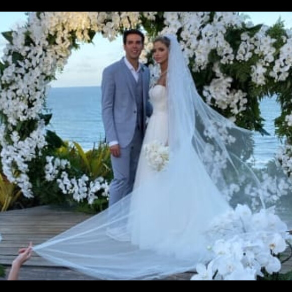 Carol Dias aposta em vestido romântico para casamento com Kaká, em 30 de novembro de 2019