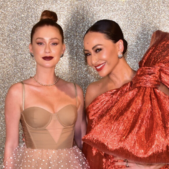 Marina Ruy Barbosa se encontrou com Sabrina Sato durante lançamento da coleção de fim de ano da Vivara