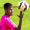 Neymar negou que tenha ficado irritado ao ser substituído durante jogo do Campeonato Espanhol no último final de semana