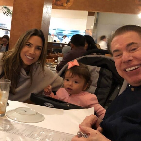 Filha de Silvio Santos, Patricia Abravanel exibiu várias fotos do pai em momentos de lazer com a família