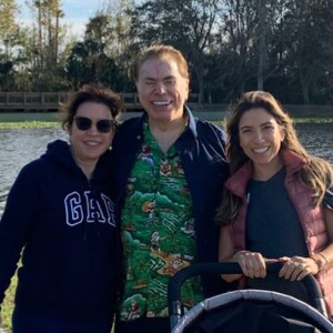 Silvio Santos ganhou homenagem da filha Patricia Abravanel por seu aniversário de 89 anos. 'O meu coração transborda de gratidão quando vejo você cheio de saúde e entusiasmo brincando, jogando dinheiro, trollando todo mundo, se divertindo e divertindo todo seu público que é gigante e te ama demais', escreveu a apresentadora