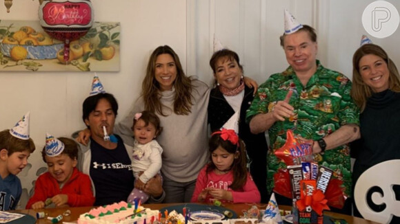Filha de Silvio Santos, Patricia Abravanel compartilhou fotos em família para parabenizar o pai pelos seus 89 anos, nesta quinta-feira, 12 de dezembro de 2019: 'Dia para comemorar!'