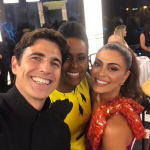 Juliana Paes pede pelo fim da rivalidade entre atrizes: 'É tanta coisa que a gente vê nas redes sociais, essa tentativa de estarem sempre querendo colocar a gente em competição. 'Quem é melhor?', 'quem é mais bonita?', 'quem é mais isso ou aquilo?'. Isso é um saco. Parem!'