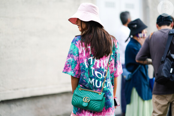 Streetwear: o tie dye supercolorido é despojado e moderninho para o verão
