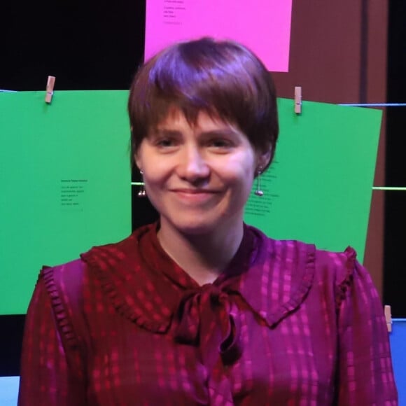 Leticia Colin compartilhou foto tirando leite para amamentar o filho, Uri, de 1 mês