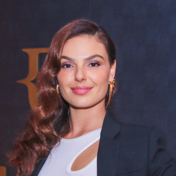 Isis Valverde reagiu após ser alvo de ataque sensacionalista: 'O que me deixa aliviada é que não nos calamos mais diante disso'