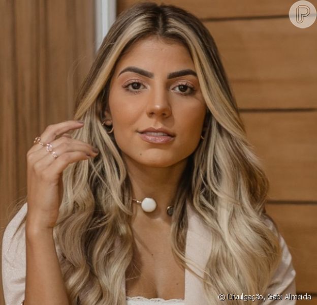 Hariany Almeida anuncia fim do namoro com Lucas Viana: 'Não estamos mais juntos'