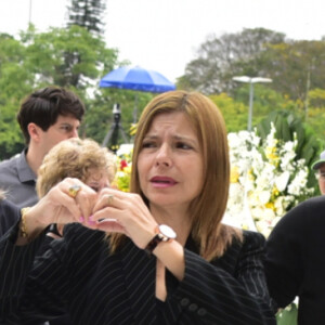 Ex-companheira de Gugu, Rose Miriam quer ser reconhecida como viúva do apresentador