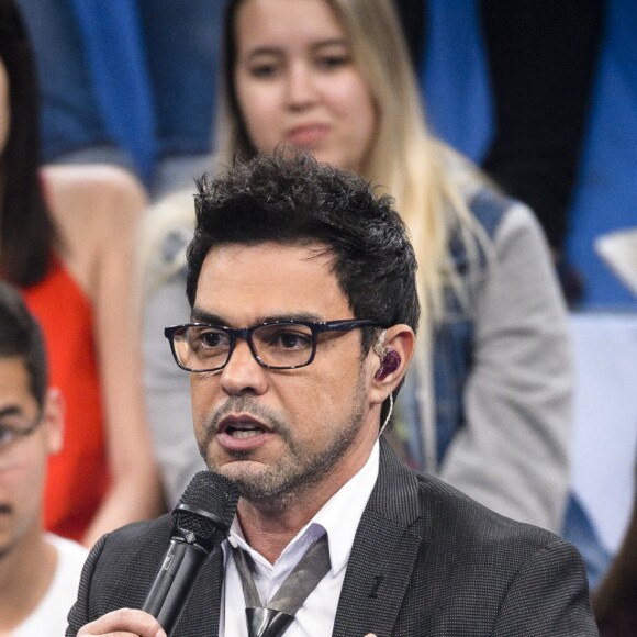 Zezé Di Camargo antecipa visita de Natal à filha Camilla e segura o neto Joaquim no colo