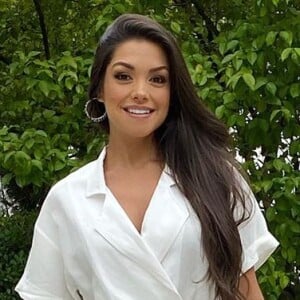 Thais Fersoza afirmou ao Purepeople ser antenada no mundo trend, mas ressaltou: 'Sou mais baixa, tenho quadril largo, então, nem tudo o que está na moda funciona para mim'