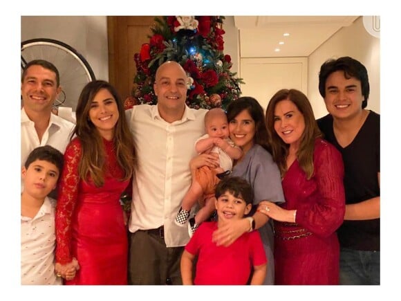 Camilla Camargo e o marido, Leonardo Lessa, passaram o primeiro Natal como pais de Joaquim, ao lado de Zilu Godoi, Wanessa Camargo, o marido e filhos, e Igor Camargo