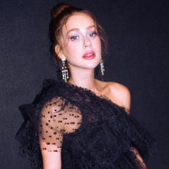 Pretinhos, mas nada básico: os looks de Marina Ruy Barbosa no Natal. Veja foto nesta quarta-feira, dia 25 de dezembro de 2019