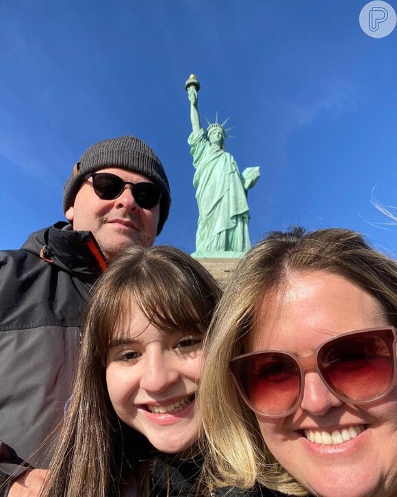 Sophia Valverde foi com os pais à Estátua da Liberdade