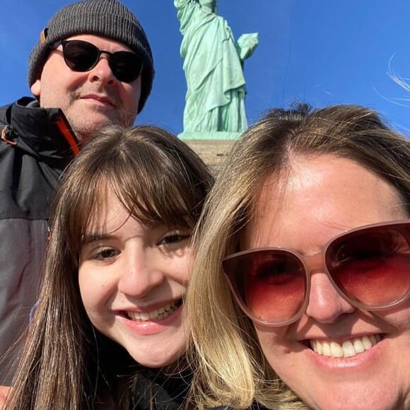 Sophia Valverde foi com os pais à Estátua da Liberdade