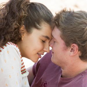 Filipe (Pedro Novaes) e Rita (Alanis Guillen) se beijam na novela 'Malhação: Toda Forma de Amar'