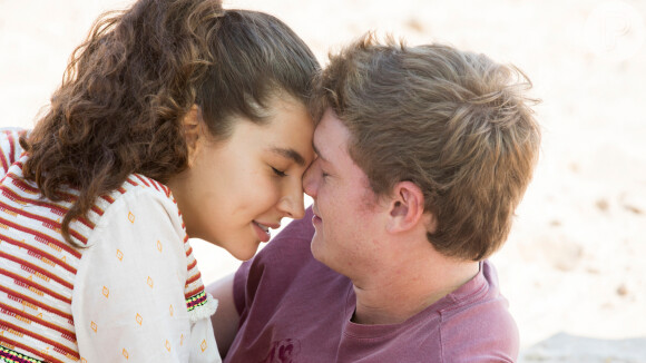 Filipe (Pedro Novaes) e Rita (Alanis Guillen) se beijam na novela 'Malhação: Toda Forma de Amar'