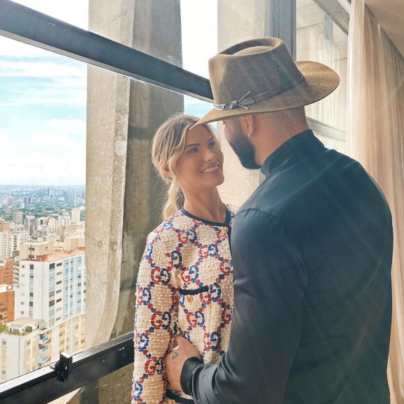 Mulher de Gusttavo Lima, Andressa Suita fica com ciúmes do marido em jogo de futebol do marido nesta quarta-feira, dia 08 de janeiro de 2020