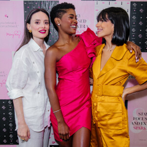 Erika Januza posa com as influenciadoras Vânia Goy e Nathalie Billo