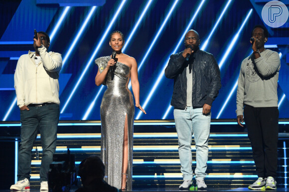 Alicia Keys faz homenagem a Kobe Bryant no Grammy Awards 2020