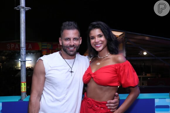 Henri Castelli e a namorada, Jakelyne Oliveira, no show de Ludmilla