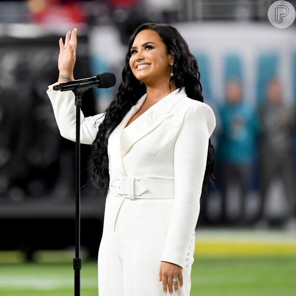 Demi Lovato cantou versão impecável de 'The Star Spangled Banner', hino dos Estados Unidos, no Super Bowl