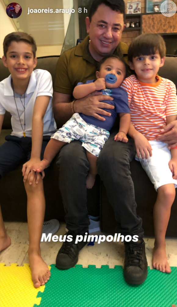 Pai de Cristiano e Felipe Araújo posou com os netos, João Gabriel, Miguel e Bernardo