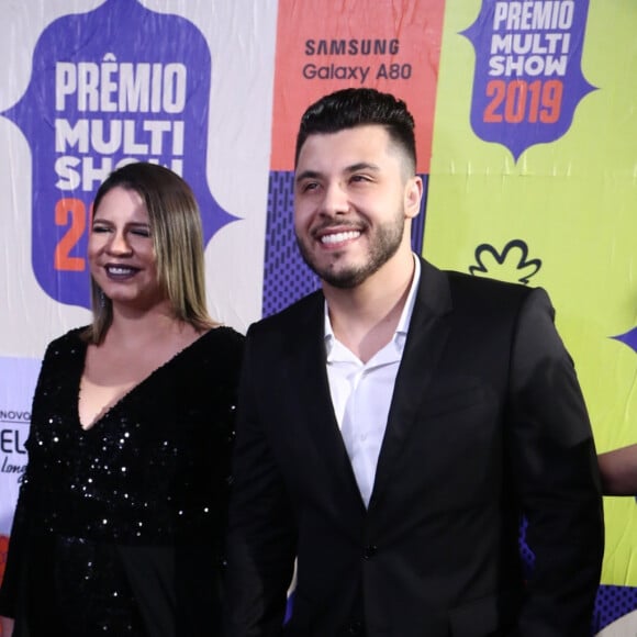 Marília Mendonça namora o cantor sertanejo Murilo Huff, pai de seu primeiro filho