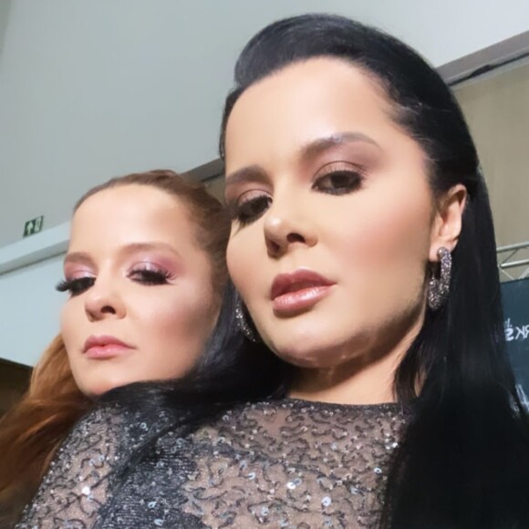 Maiara e Maraisa foram uniformizadas com equipe para pescar na Argentina