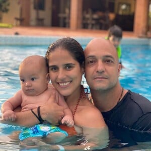 Filho de Camilla Camargo, Joaquim foi comparado ao pai em foto na web