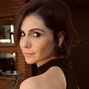 Giovanna Antonelli estava com o cabelo curto para a série 'Filhas de Eva'