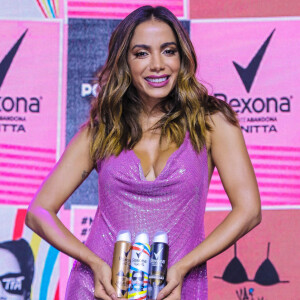 Anitta lança parceria com a Rexona: 'Eu sentia um cheirinho nas pessoas e não queria ser indelicada. Por isso que eu quis fazer propaganda de desodorante'