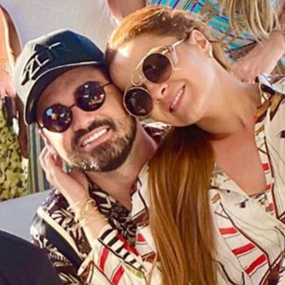 Dupla de Maraisa, Maiara aposta em beachwear estiloso nesta quinta-feira, dia 20 de fevereiro de 2020