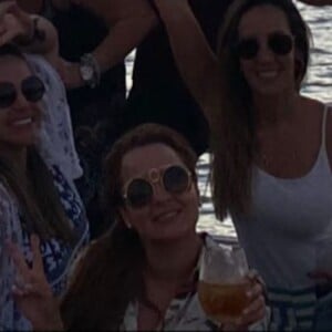 Dupla de Maraisa, Maiara curte festa em barco nesta quinta-feira, dia 20 de fevereiro de 2020