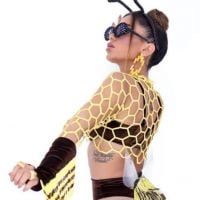 Anitta usa look com 15 mil cristais como 'abelha sexy' no seu trio em Salvador