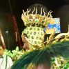 Iza interagiu com integrantes da bateria da Imperatriz Leopoldinense no carnaval da Série A