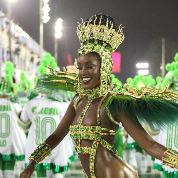 Carnaval 2020: Iza samba na Marquês de Sapucaí na sua estreia como rainha de bateria da Imperatriz Leopoldinense