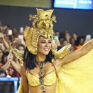 Paolla Oliveira ficou com os olhos marejados durante boa parte do desfile da Grande Rio