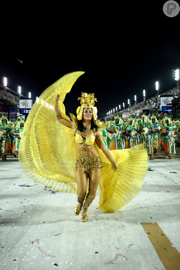 Paolla Oliveira foi um dos destaques da primeira noite de desfiles do Grupo Especial