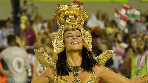Emoção, brilho e mais: 25 fotos de Paolla Oliveira como Cleópatra na Grande Rio