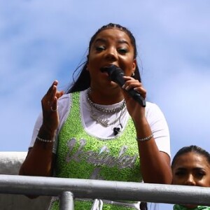 Ludmila levou 1 milhão de pessoas para as ruas do Rio em seu terceiro ano puxando bloco de carnaval