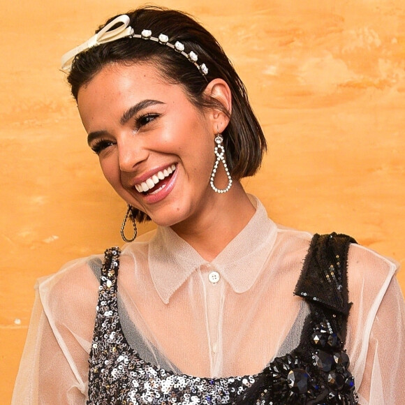 Bruna Marquezine surpreende ao cantar em inglês. Veja vídeo compartilhado por fãs nesta quarta-feira, dia 26 de fevereiro de 2020