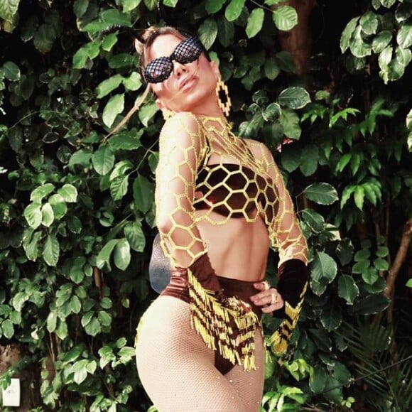 Anitta escolheu homengear as abelhas no Carnaval 2020. O inseto é de extrema importância para a sustentação do ecossistema e espécies animais e vegetais - e que pode entrar em extinção