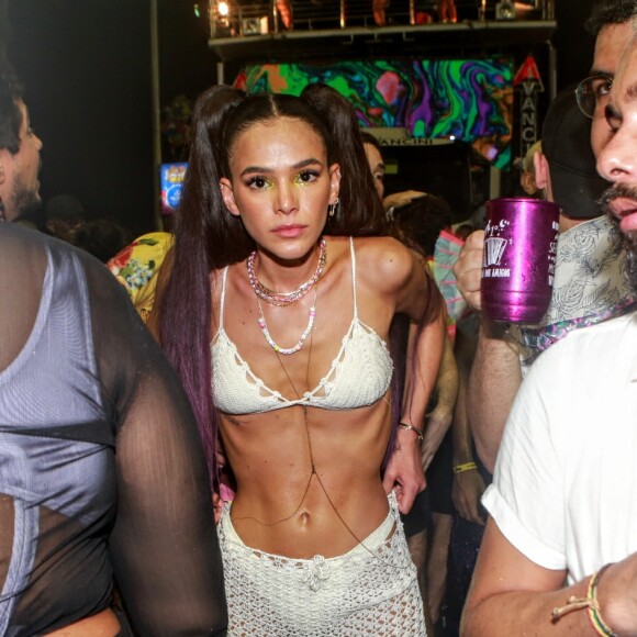 Bruna Marquezine, durante o Carnaval, rebateu críticas sobre seu corpo