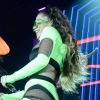 Anitta instiga bailarina a dançar em vídeo