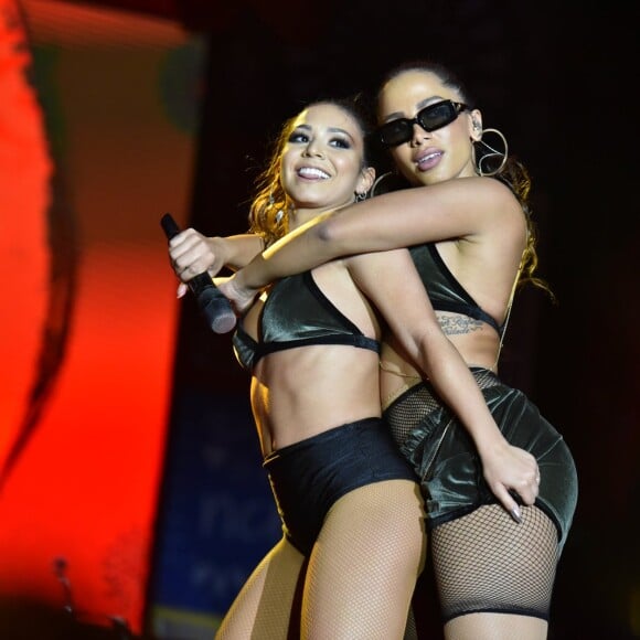 Anitta e bailarina fazem vídeo e movimentam a web