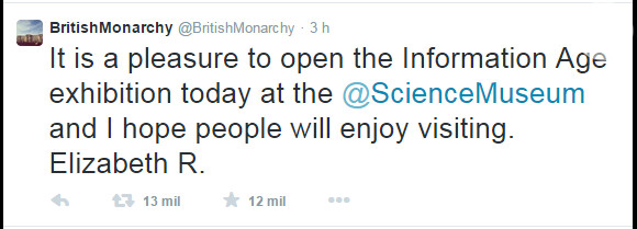 Rainha Elizabeth II usou pela primeira vez o Twitter para falar sobre inauguração de exposição no Museu da Ciência