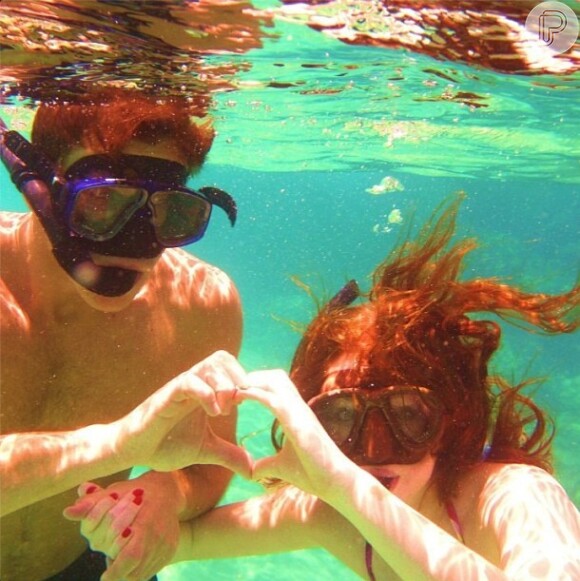 Marina publicou a foto de mergulho com o namorado, Klebber Toledo para comemorar o Valentine's Day