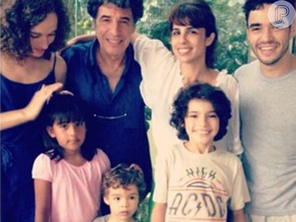 Maria Ribeiro foi casada com Paulo Betti, com quem tem um filho, João. Atualmente separados, os atores mantêm um ótimo relacionamento e se encontram inclusive com seus novos pares
