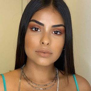 Munik Nunes cita dificuldade em fazer dieta na quarentena